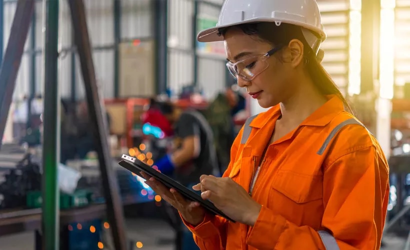 Worker with tablet